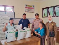 Polsek Siantar Martoba Montoring Distribusi Penerima Banpang Beras diKelurahan Bah Sorma