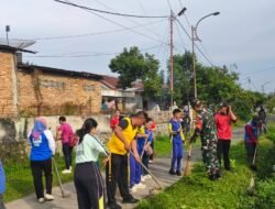 Bhabinkamtibmas Polsek Siantar Marihat Jumat Bersih di Gang Belimbing