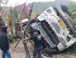 Bus Wisata Terguling di Samosir, Puluhan Luka-luka, Pelajar hingga Lansia, Ini Pesan Bupati Vandiko