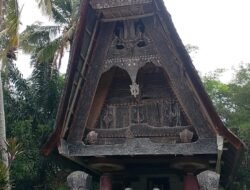 Di Balik Rumpun Bambu, Benteng Batu Huta Sosor Silangit di Kenegerian Sihotang Menolak Punah