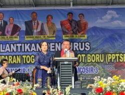 Dengan Dana Pribadi, Lamhot Sinaga Salurkan 442 Beasiswa kepada Keturunan PPTSB Berprestasi