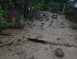 Warga Sebut Banjir Bandang di Desa Garoga, Kecamatan Simanindo, Dua Rumah Terdampak