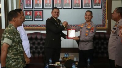 Kejutan HUT ke-81 TNI, Kapolres Simalungun Sambangi Kodim 0207 Tingkatkan Soliditas dan Sinergitas TNI-Polri