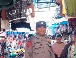 Polseķ Siantar Barat Patroli Jalan Kaki Siang Hari Antisipasi 3C di Pasar Horas