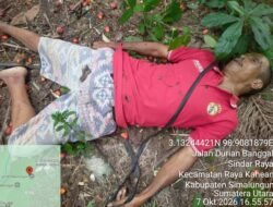 Polisi Bersama Masyarakat, Polres Simalungun Bantu Evakuasi Korban Tertimpa Buah Kelapa Sawit di Raya Kahean