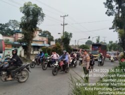 Kurangi Kemacetan, Polsek Siantar Martoba Gatur Lalin di Simpang Karangsari