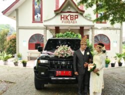 Perdana Gunakan Mobil Dinas BB 1 C, Pengantin di Samosir Rasakan Kebahagiaan Berbeda di Hari Pernikahan