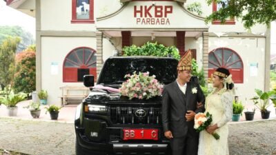 Perdana Gunakan Mobil Dinas BB 1 C, Pengantin di Samosir Rasakan Kebahagiaan Berbeda di Hari Pernikahan