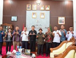 Aliansi Peduli Pendidikan SMPN 025 Siborutorop Bersama Bupati Humbahas Diskusi Pembangunan